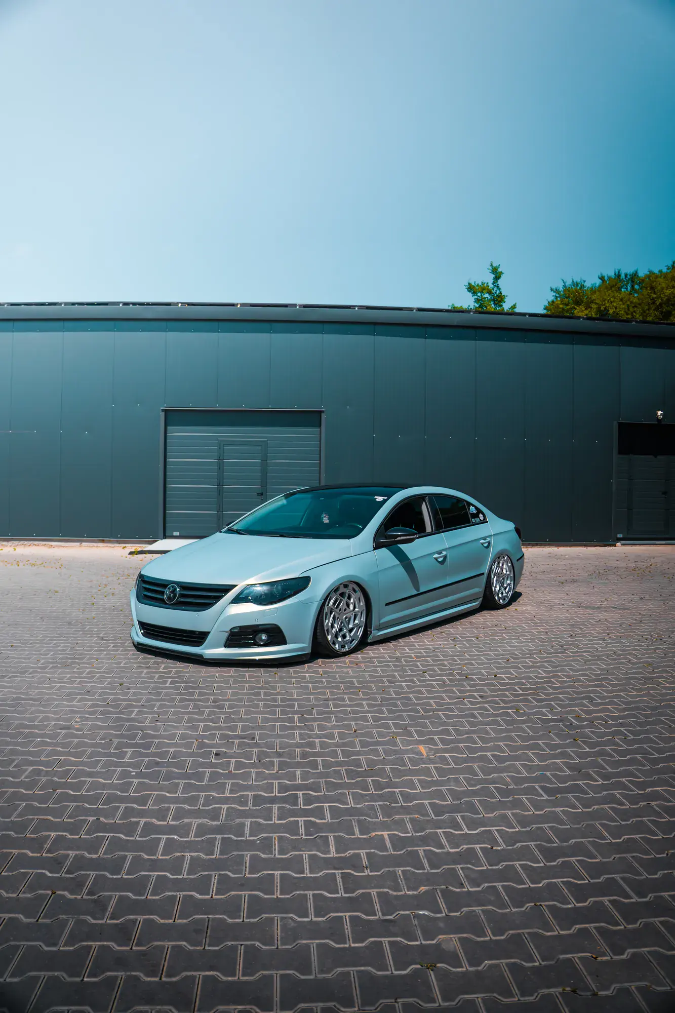 Passat CC. Pastel industrial. — Fotografie